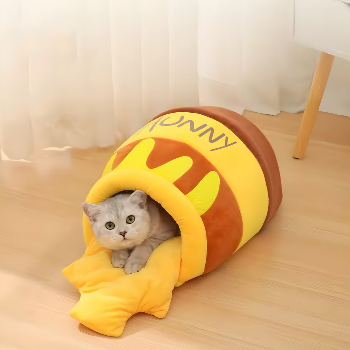 Kuscheliges Katzenbett im Honigtopf-Design