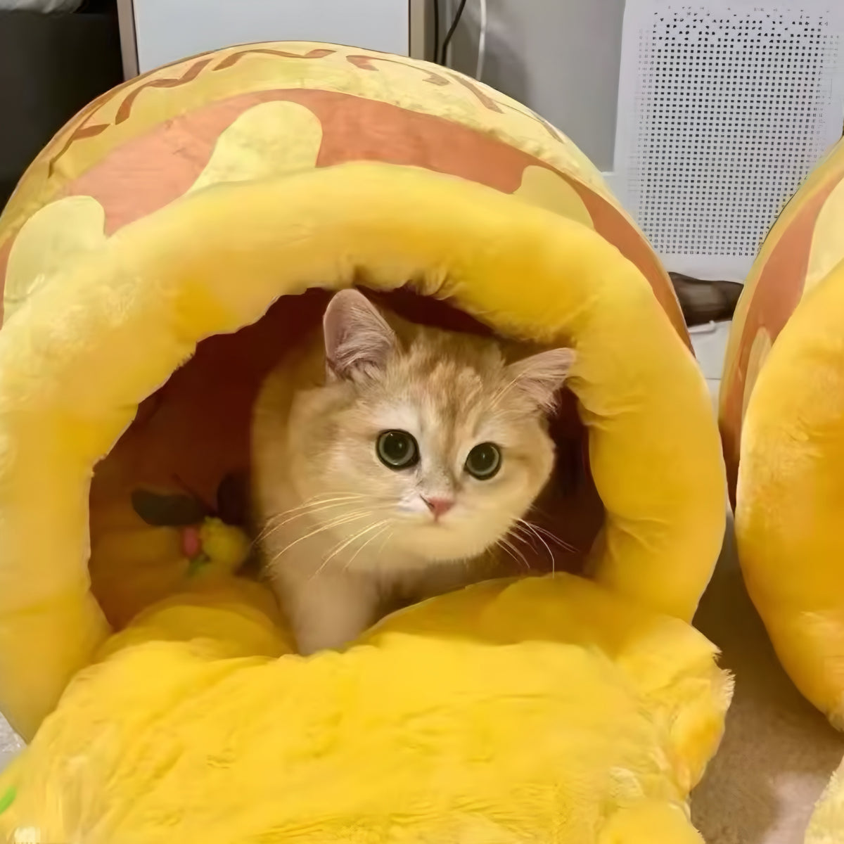 Kuscheliges Katzenbett im Honigtopf-Design